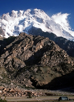 Oblast základního tábora pod "zabijáckou" horou Nanga Parbat.