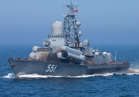 Ruská raketová loď Dimitrograd.