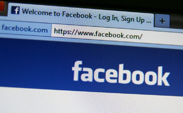 Facebook bude omezovat reklamy s nevhodným obsahem. Facebook bude omezovat reklamy s nevhodným obsahem.