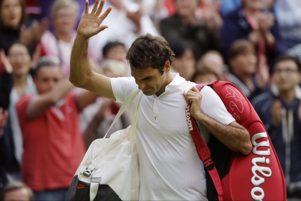 Roger Federer bude ve druhém wimbledonském týdnu chybět po 11 letech. Roger Federer bude ve druhém wimbledonském týdnu chybět po 11 letech.