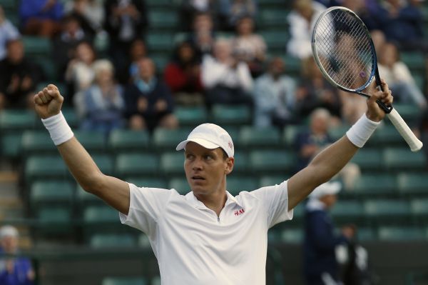 Tenista Tomáš Berdych slaví postup do čtvrtfinále.