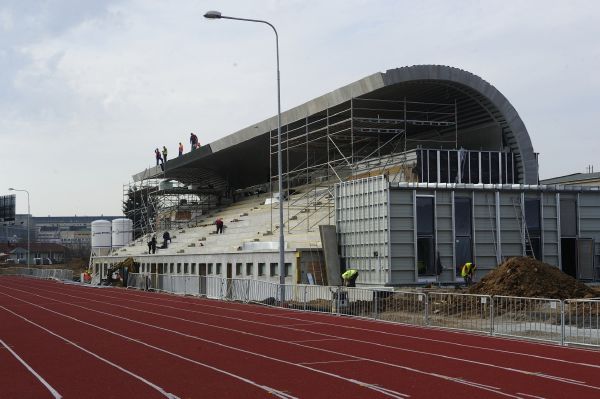 Ještě na jaře nebyl plzeňský stadion dostavěný.