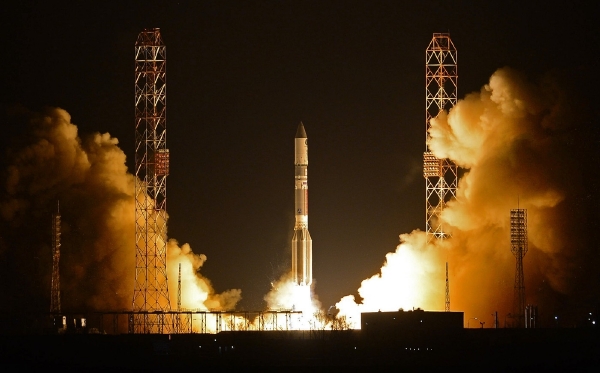 Vesmírný stroj Proton-M. Vesmírný stroj Proton-M.