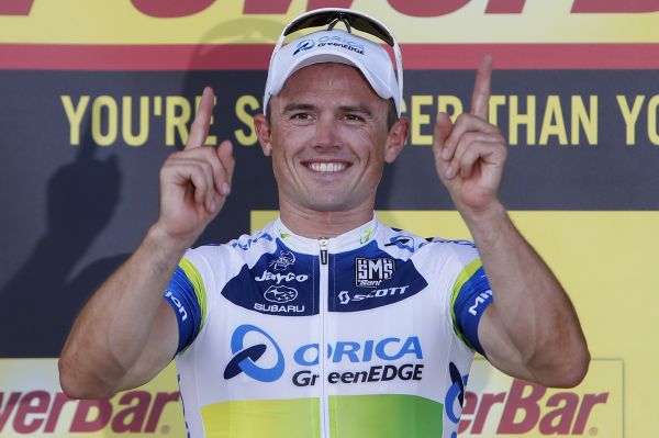 Lídr slavného závodu Simon Gerrans.