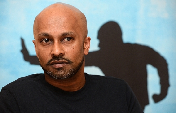 Britský tanečník a choreograf Akram Khan získal za svůj sólový program Desh prestižní cenu Laurence Olivier Award. Nyní jej nabídne českému publiku. Britský tanečník a choreograf Akram Khan získal za svůj sólový program Desh prestižní cenu Laurence Olivier Award. Nyní jej nabídne českému publiku.