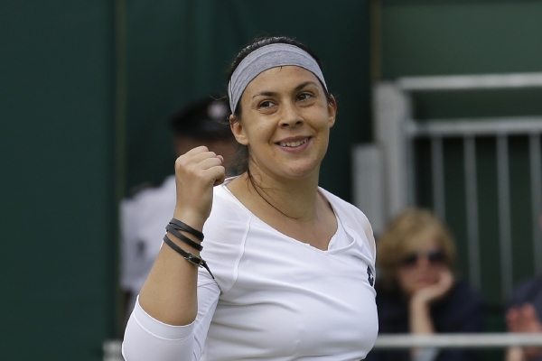 První ženskou finalistkou Wimbledonu se stala Francouzka Marion Bartoliová.