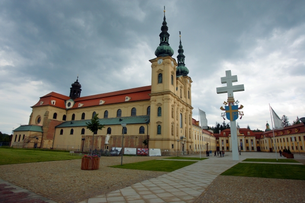 Česká biskupská konference ocenila ve Velehradě potomky českých osadníků z amerického Westu.