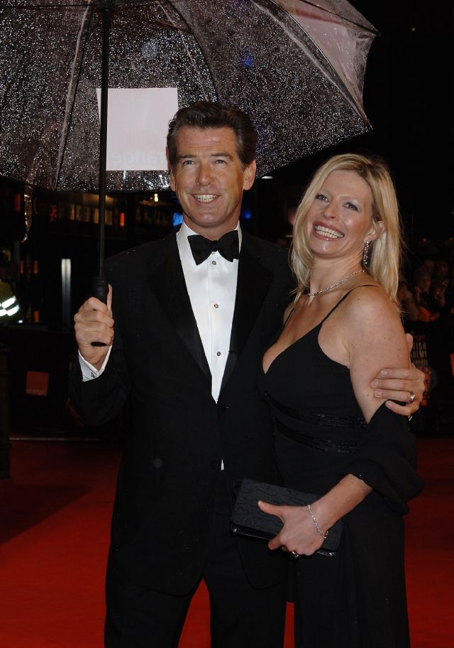 Brosnan s dcerou na archivním snímku.
