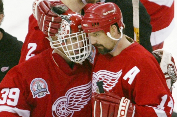 Brendan Shanahan (vpravo) s Dominikem Haškem. Brendan Shanahan (vpravo) s Dominikem Haškem.