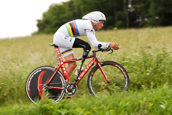 Paralympijský vítěz Jiří Ježek si ve středu dopoledne splnil sen, protože se zúčastnil slavné Tour de France. Paralympijský vítěz Jiří Ježek si ve středu dopoledne splnil sen, protože se zúčastnil slavné Tour de France.