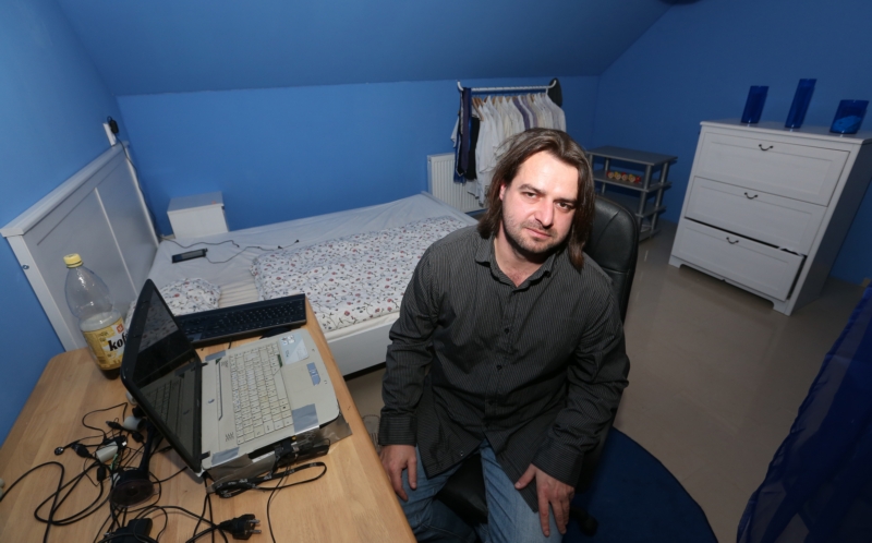 Zdeněk Macura má jasný plán. Ivetu vyléčí svou láskou.