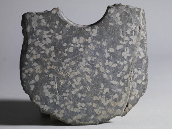 Kde vy nic nevidíte, tam archeologové vidí písmo. Kde vy nic nevidíte, tam archeologové vidí písmo.