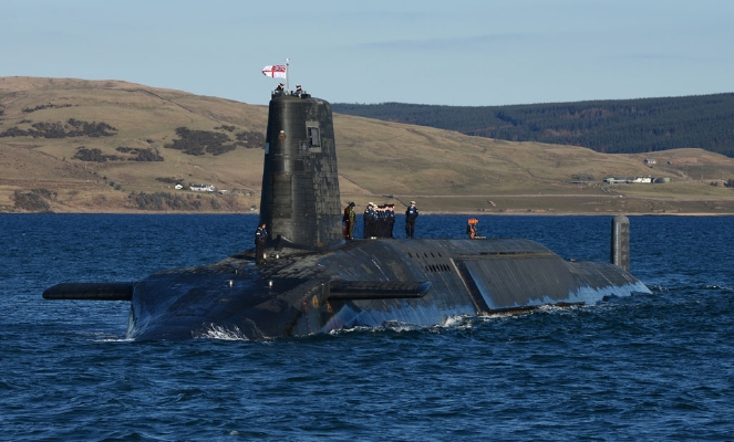 Britské námořnictvo vlastní čtyři jaderné ponorky třídy Vanguard. Britské námořnictvo vlastní čtyři jaderné ponorky třídy Vanguard.