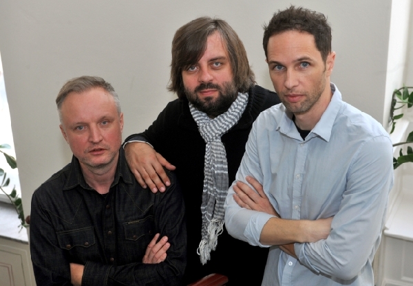 Členové skupiny Umakart (zleva): Jaromír Švejdík, Dušan Neuwerth a Jan P. Muchow. Členové skupiny Umakart (zleva): Jaromír Švejdík, Dušan Neuwerth a Jan P. Muchow.