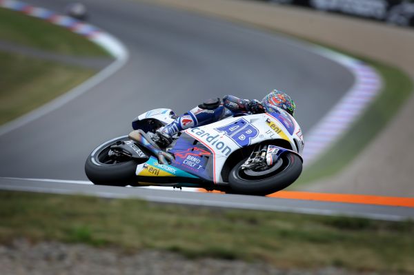 Motocyklista Karel Abraham si v kvalifikaci na Velkou cenu Německa v kategorii MotoGP vyjel devatenácté místo. 