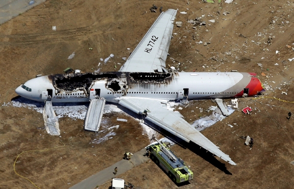 Trosky havarovaného Boeingu 777.