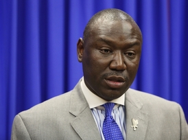 Advokát Benjamin Crump.