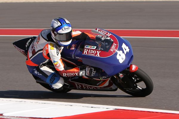 Motocyklista Jakub Kornfeil.