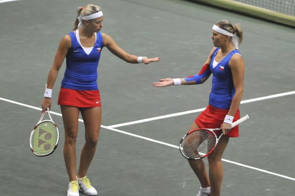 Tenistky Andrea Hlaváčková a Lucie Hradecká.
