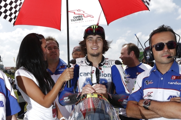 Motocyklový závodník Karel Abraham bude navzdory zdravotním problémům startovat v neděli v dalším pokračování seriálu mistrovství světa MotoGP na americkém okruhu Laguna Seca. Motocyklový závodník Karel Abraham bude navzdory zdravotním problémům startovat v neděli v dalším pokračování seriálu mistrovství světa MotoGP na americkém okruhu Laguna Seca.