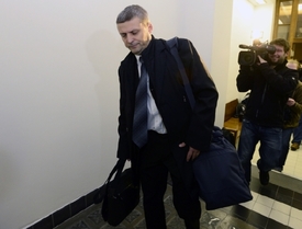 I Roman Pekárek přiznal další příjmy.