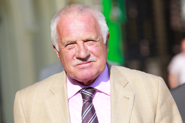 Bývalý prezident Václav Klaus zaútočil na Rusnokovu vládu. Bývalý prezident Václav Klaus zaútočil na Rusnokovu vládu.