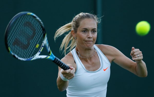 Tenistka Klára Zakopalová porazila na turnaji v Bastadu Španělku Arantxou Parraovou-Santonjaovou 6:3, 6:1 a na druhém turnaji WTA v řadě si zahraje čtvrtfinále. Tenistka Klára Zakopalová porazila na turnaji v Bastadu Španělku Arantxou Parraovou-Santonjaovou 6:3, 6:1 a na druhém turnaji WTA v řadě si zahraje čtvrtfinále.