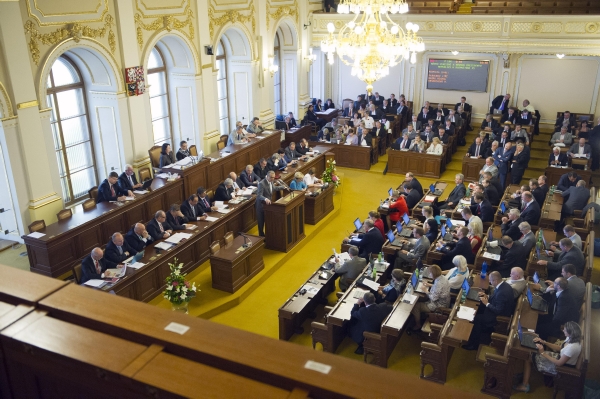 Středeční mimořádná schůze sněmovny.
