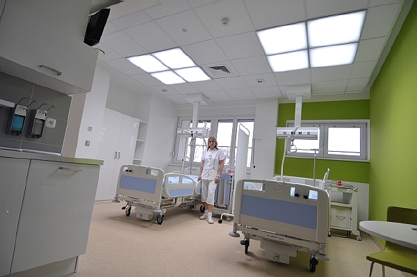 Změny musí ministerstvo provést na základě nálezu Ústavního soudu, který hospitalizační poplatky k 1. lednu 2014 zrušil (ilustrační foto).