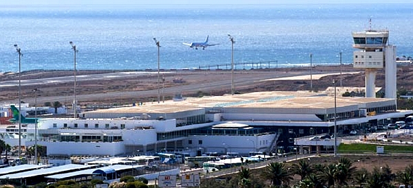 Kromě Lanzarote (na snímku) se státní podnik od loňska podílí na provozu letiště na ostrově La Palma a do konce roku se má zapojit do provozu na letišti na Fuerteventuře.