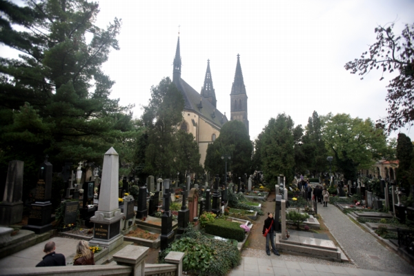 Vyšehradský hřbitov v Praze. Vyšehradský hřbitov v Praze.