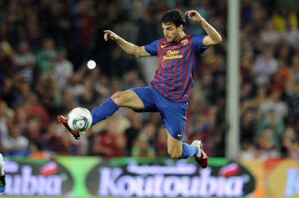 Anglický fotbalový mistr Manchester United zvýšil nabídku za záložníka Ceska Fàbregase z Barcelony. Anglický fotbalový mistr Manchester United zvýšil nabídku za záložníka Ceska Fàbregase z Barcelony.