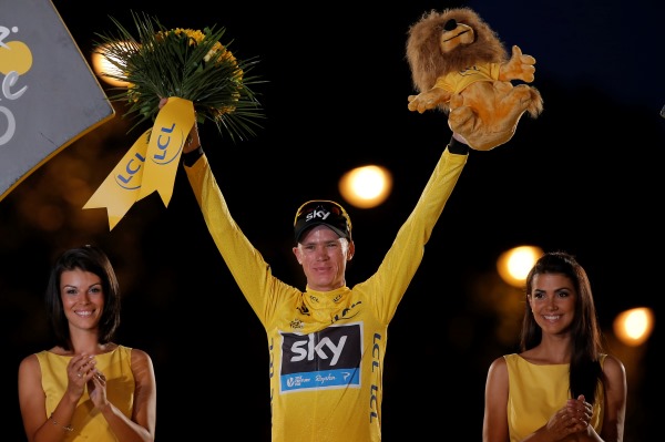 Necelých 24 hodin po zpečetění triumfu na třítýdenní Tour de France vyhrál Christopher Froome i kritérium v belgickém Aalstu. Necelých 24 hodin po zpečetění triumfu na třítýdenní Tour de France vyhrál Christopher Froome i kritérium v belgickém Aalstu.