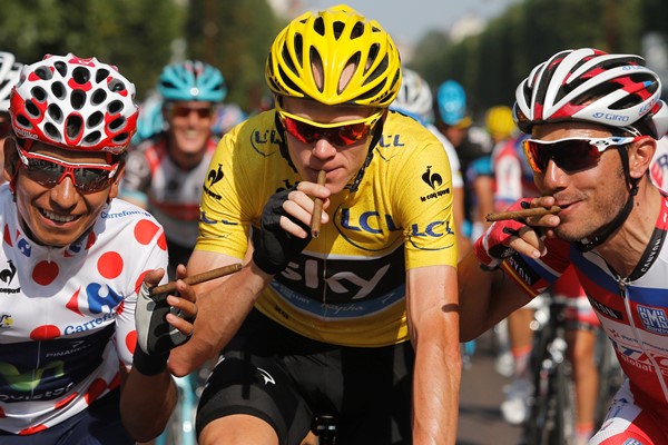 Chris Froome (uprostřed), vítěz letošní Tour de France. Chris Froome (uprostřed), vítěz letošní Tour de France.