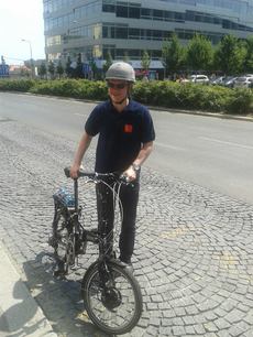 Pražský primátor a jeho elektrokolo.