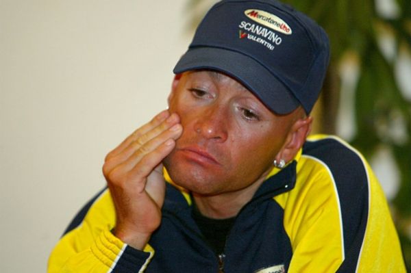 Na Tour de France v roce 1998 dopoval i její vítěz Marco Pantani.