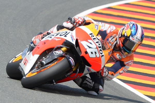 Druhý muž v pořadí šampionátu MotoGP, španělský jezdec Dani Pedrosa. Druhý muž v pořadí šampionátu MotoGP, španělský jezdec Dani Pedrosa.