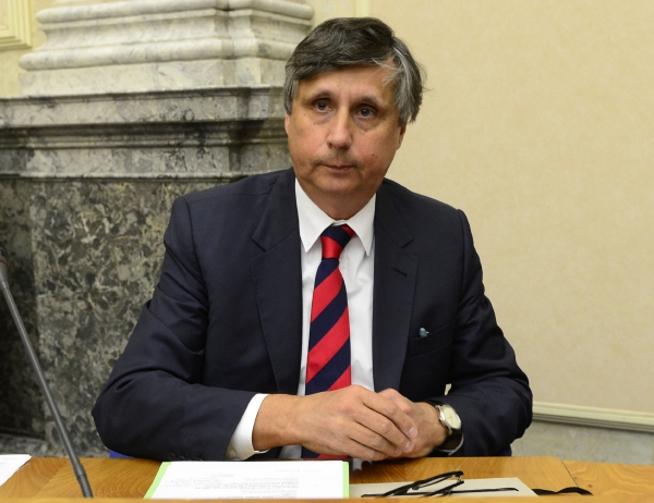 Ministr financí Jan Fischer: Kraje nemusejí hradit za pozastavený program ROP Severozápad plnou výši.