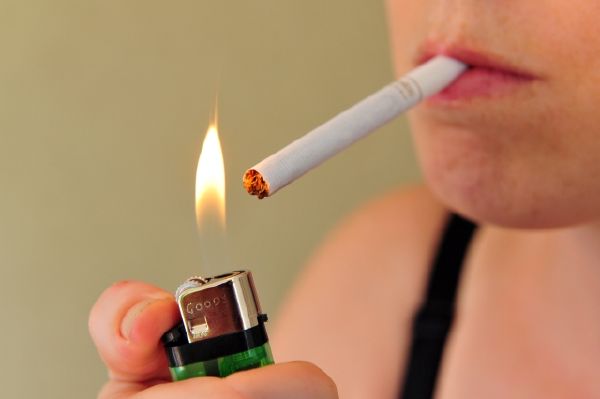 Kouření je prokazatelně škodlivé zdraví, mentolové cigarety jsou prý ještě škodlivější (ilustrační foto).