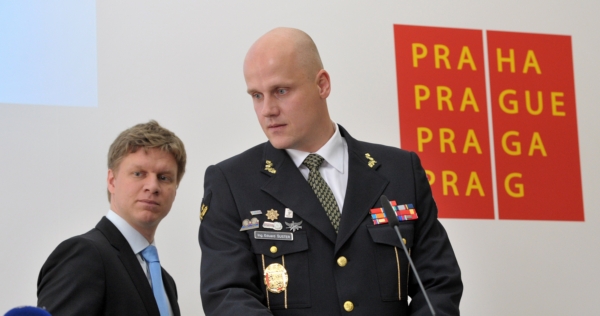 Pražský primátor Tomáš Hudeček a šéf pražské městské policie Eduard Šuster