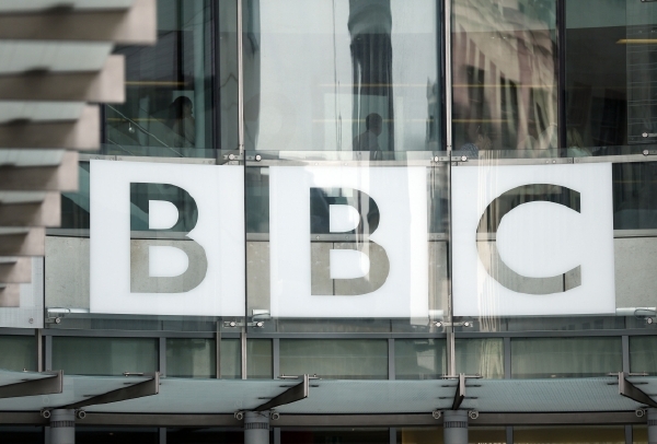Provozovatel zpravodajské vysílání rozhlasové stanice BBC, bude mít nového šéfeditora. Provozovatel zpravodajské vysílání rozhlasové stanice BBC, bude mít nového šéfeditora.