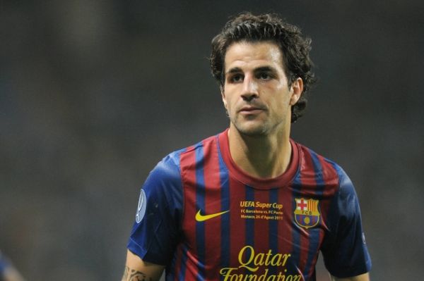 Středopolař Cesk Fábregas bude i nadále působit v Barceloně.