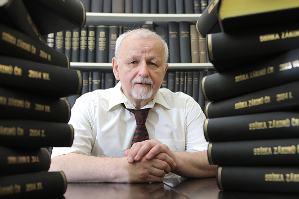 Advokát Jany Nagyové Eduard Bruna se na stížnosti na zacházení se svou klientkou ve vazbě nepodílel. Jen by to uškodilo, míní.