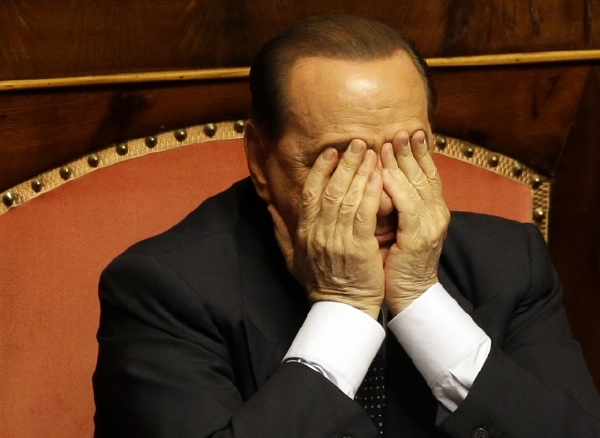 Berlusconi ale stále věří argumentům svých obhájců a doufá, že soud jeho odvolání podpoří. Berlusconi ale stále věří argumentům svých obhájců a doufá, že soud jeho odvolání podpoří.