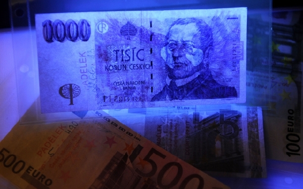 Padělání bankovek už není tak přitažlivé. Padělání bankovek už není tak přitažlivé.