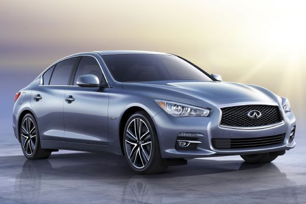 Luxusní sedan Infiniti Q50 má i paměť.