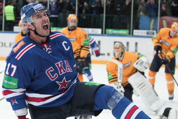 Ilja Kovalčuk si během výluky NHL otestoval Petrohrad a před časem do týmu SKA z NHL prchl.  