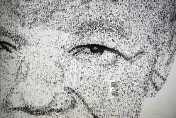 Portrét vytvořilo 27 tisíc úderů pěstí.