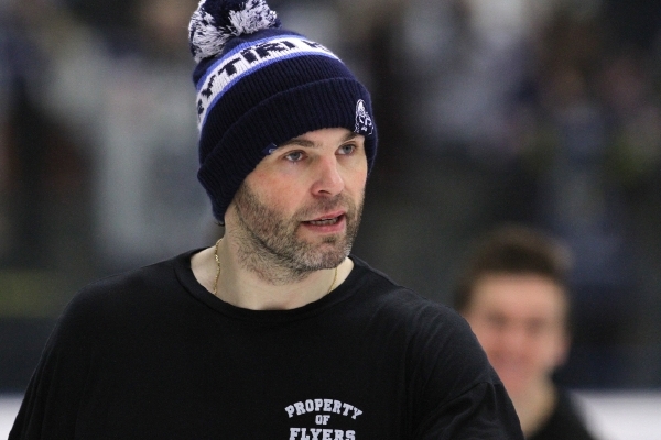 Jaromír Jágr sbírá síly na další ročník NHL na kladenském zimáku.