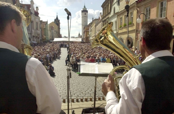 Již brzy vypukne 59. ročník Chodských slavností. Již brzy vypukne 59. ročník Chodských slavností.